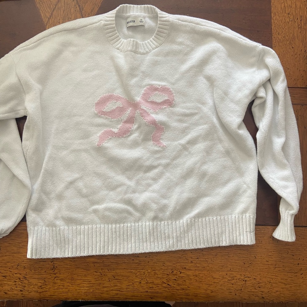 Hollister White Sweater with Pink Bow